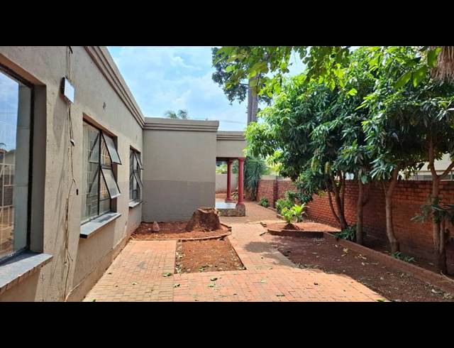 3 BEDROOM HOUSE FOR SALE IN THE ORCHARDS